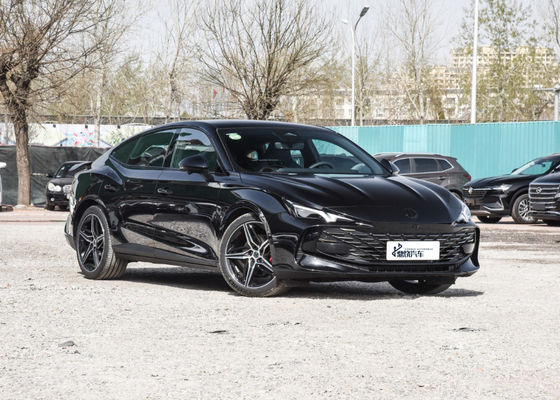 Neues Schwarzes Großraum Elektro MG Auto MG 7 Limousine Benzinwagen