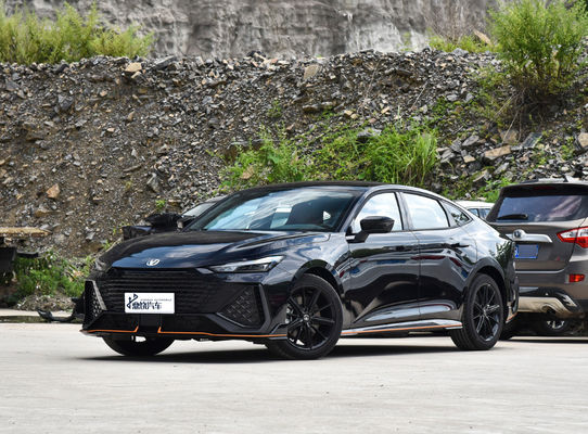 2024 OEM Hochqualität 138Kw Chang An EV Changan UNI-V 188Ps 300Nm Benzin Benzin Brennstoff Auto
